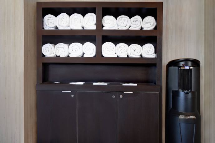 Imagen de los interiores del Hotel Courtyard Republic Aprt Long Island/Farmingdale. Foto 19