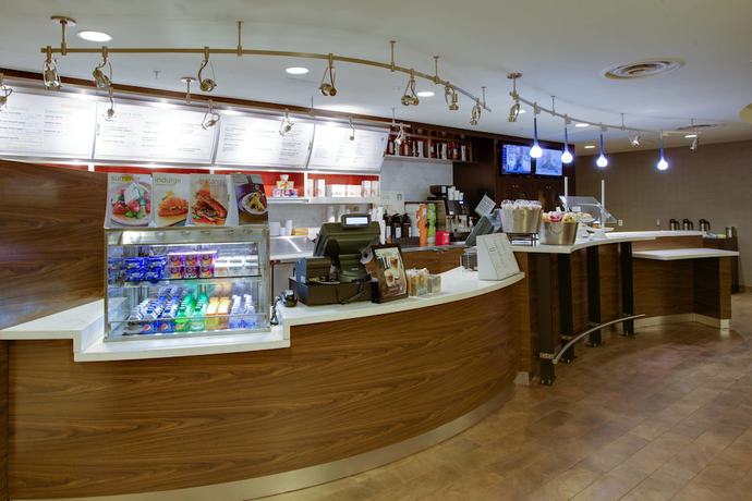 Imagen del bar/restaurante del Hotel Courtyard Republic Aprt Long Island/Farmingdale. Foto 3