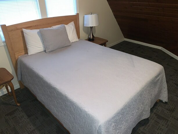 Imagen de la habitación del Hotel Courtyard Resort. Foto 15