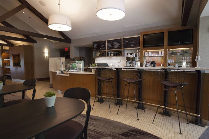 Imagen del bar/restaurante del Hotel Courtyard Rochester East / Penfield. Foto 9