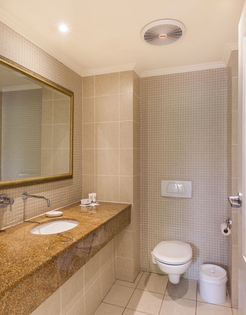 Imagen de la habitación del Hotel Courtyard Rosebank. Foto 17