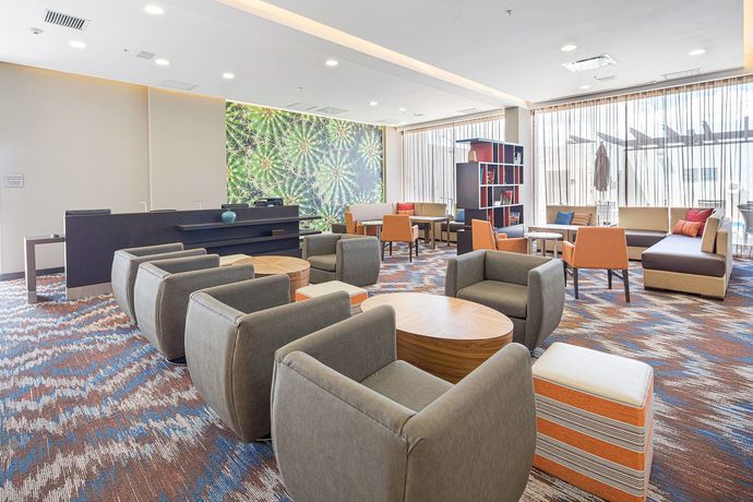 Imagen de los interiores del Hotel Courtyard Saltillo. Foto 7