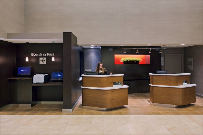Imagen de los interiores del Hotel Courtyard San Diego Carlsbad. Foto 16