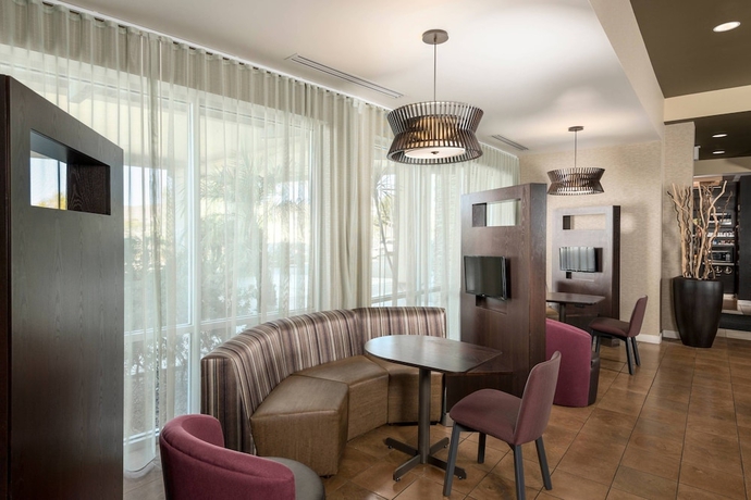 Imagen de los interiores del Hotel Courtyard San Diego Oceanside. Foto 19