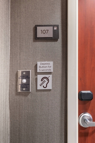 Imagen de la habitación del Hotel Courtyard San Diego Oceanside. Foto 11