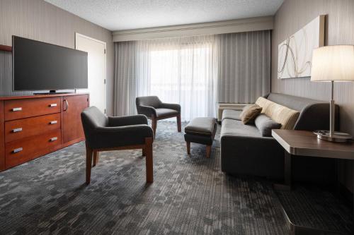 Imagen de la habitación del Hotel Courtyard San Francisco Larkspur Landing/Marin County. Foto 17