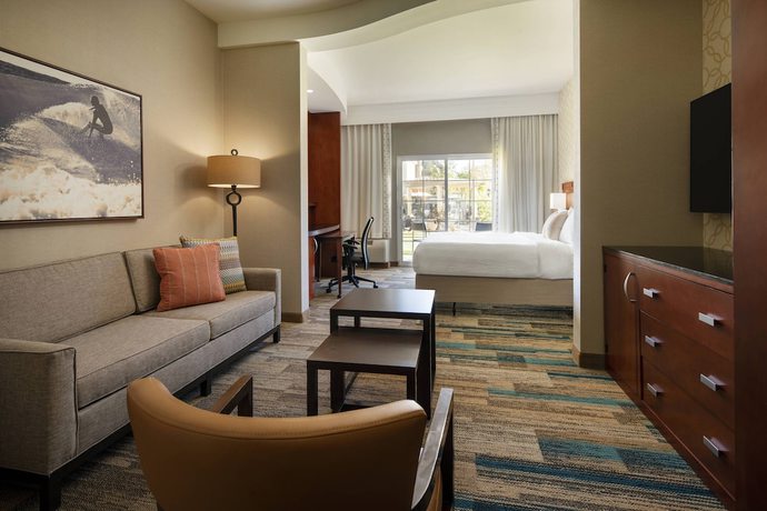 Imagen de la habitación del Hotel Courtyard Santa Barbara Goleta. Foto 5