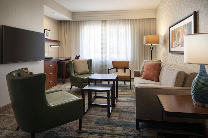 Imagen de la habitación del Hotel Courtyard Santa Barbara Goleta. Foto 10
