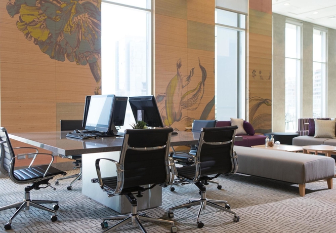 Imagen de los interiores del Hotel Courtyard Santiago Las Condes. Foto 7