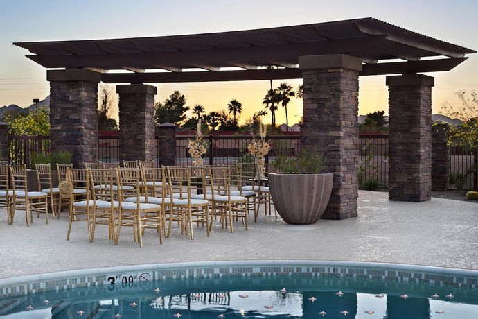 Imagen de la piscina del Hotel Courtyard Scottsdale Salt River. Foto 20