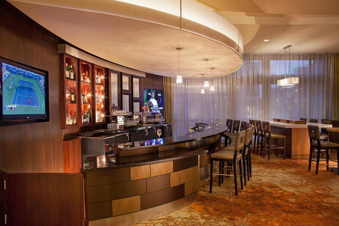 Imagen del bar/restaurante del Hotel Courtyard Seattle Bellevue/Downtown. Foto 2