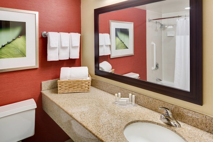 Imagen de la habitación del Hotel Courtyard Shelton. Foto 6