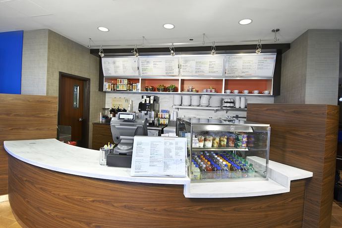 Imagen del bar/restaurante del Hotel Courtyard Shelton. Foto 3