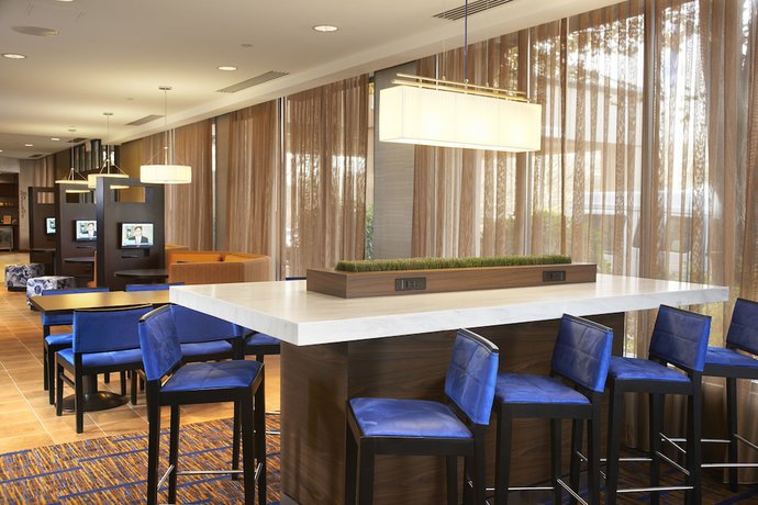 Imagen de los interiores del Hotel Courtyard Shelton. Foto 19