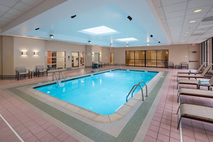Imagen de los interiores del Hotel Courtyard Shelton. Foto 20