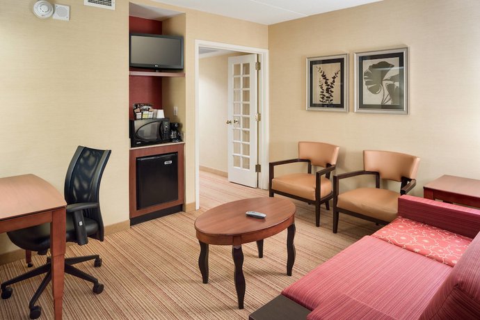 Imagen de la habitación del Hotel Courtyard Shelton. Foto 13