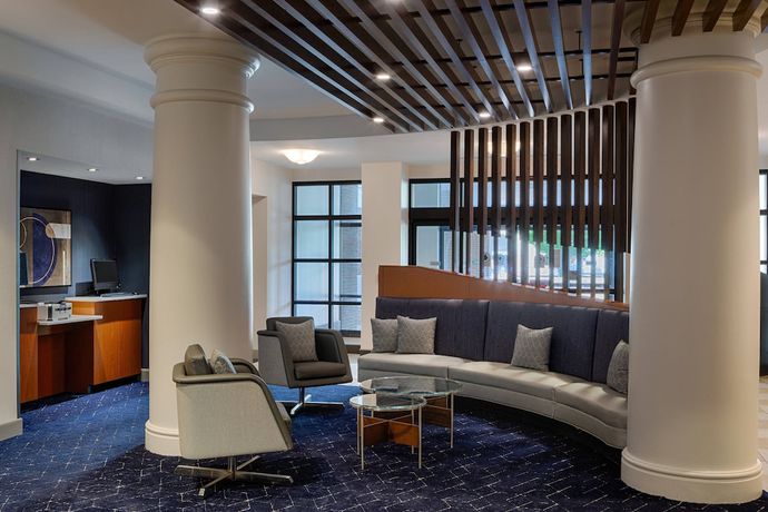 Imagen de los interiores del Hotel Courtyard Springfield Downtown. Foto 17