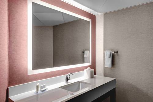 Imagen de la habitación del Hotel Courtyard St. Cloud. Foto 8