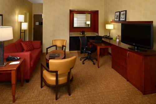 Imagen de la habitación del Hotel Courtyard St. Louis Creve Coeur. Foto 8