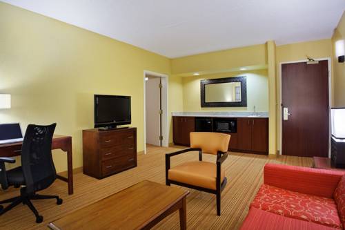 Imagen de la habitación del Hotel Courtyard Tampa Downtown. Foto 8