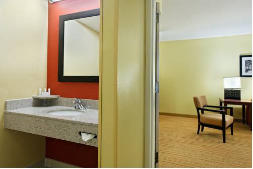 Imagen de la habitación del Hotel Courtyard Tampa North / I-75 Fletcher. Foto 8