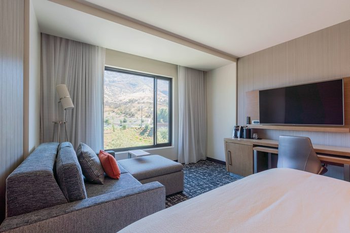 Imagen de la habitación del Hotel Courtyard Thousand Oaks Agoura Hills. Foto 2