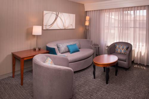 Imagen de la habitación del Hotel Courtyard Thousand Oaks Ventura County. Foto 3