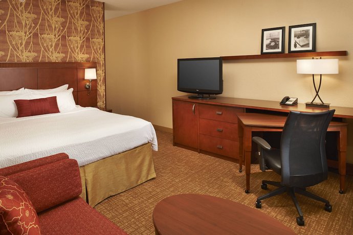 Imagen de la habitación del Hotel Courtyard Toledo Airport Holland. Foto 9