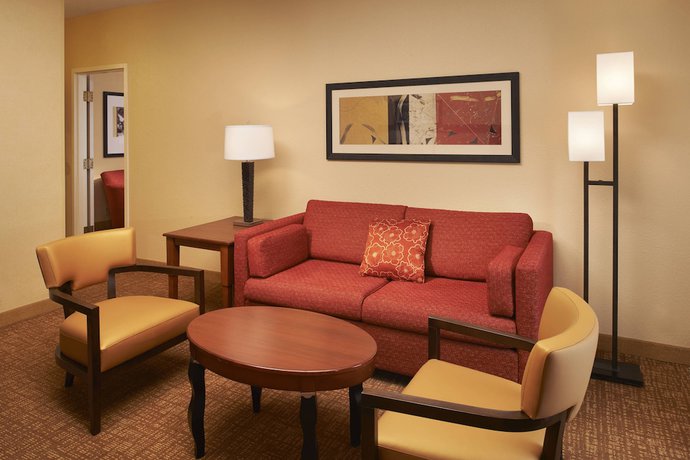 Imagen de la habitación del Hotel Courtyard Toledo Airport Holland. Foto 11