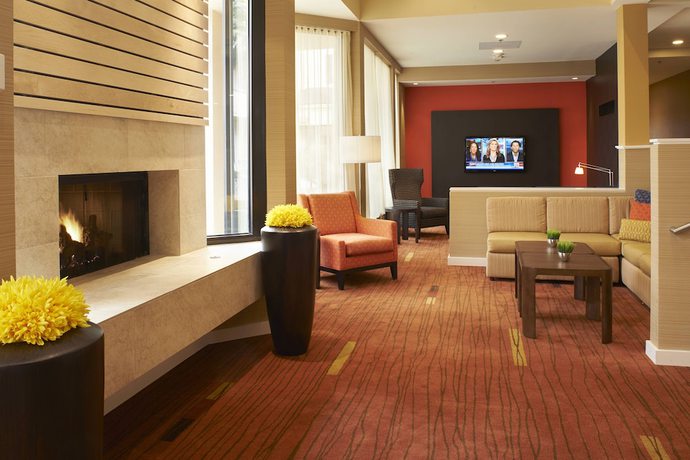 Imagen de los interiores del Hotel Courtyard Toledo Airport Holland. Foto 16