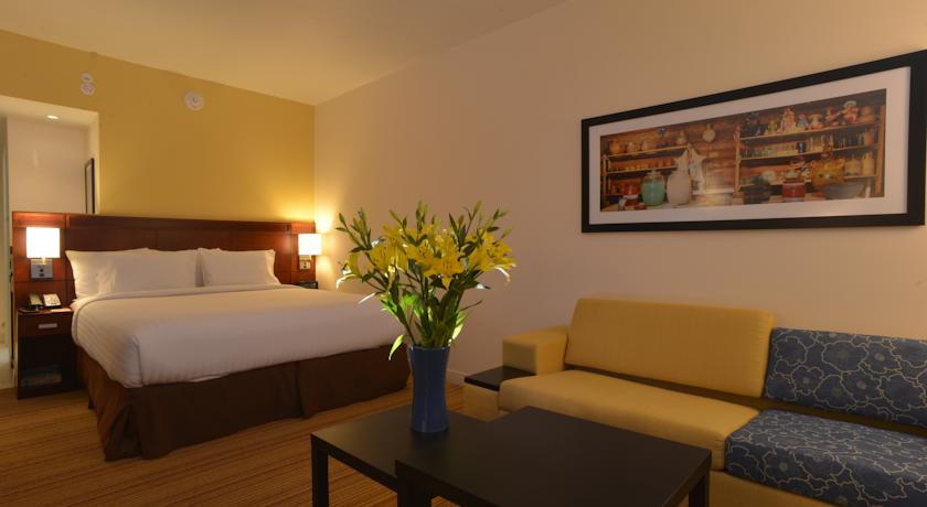 Imagen de la habitación del Hotel Courtyard Toluca Tollocan. Foto 4