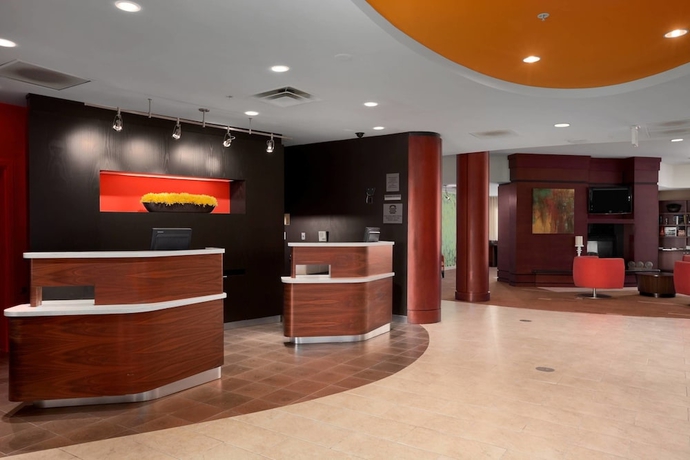 Imagen de los interiores del Hotel Courtyard Wall At Monmouth Shores Corporate Park. Foto 18