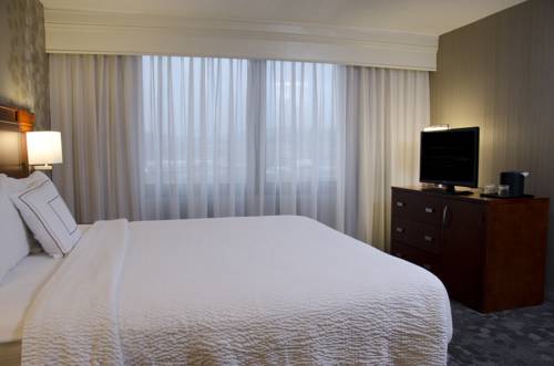 Imagen de la habitación del Hotel Courtyard Waterbury Downtown. Foto 9