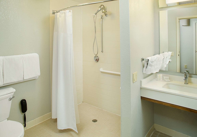 Imagen de la habitación del Hotel Courtyard West Palm Beach Airport. Foto 4