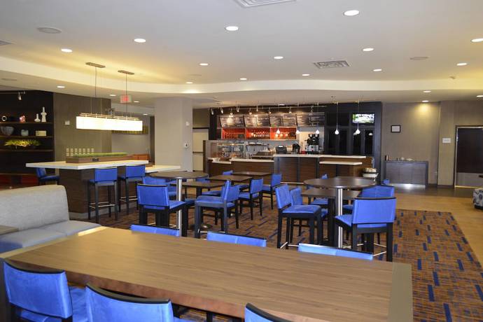 Imagen del bar/restaurante del Hotel Courtyard Winchester Medical Center. Foto 6