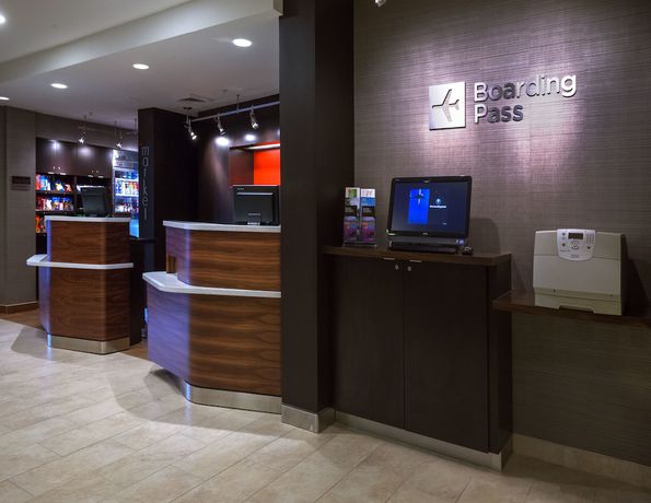 Imagen de los interiores del Hotel Courtyard Winston-salem Hanes Mall. Foto 14