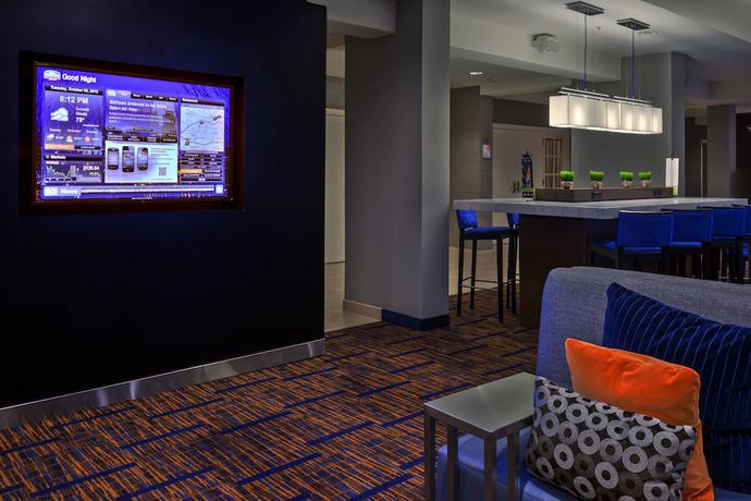 Imagen del bar/restaurante del Hotel Courtyard Winston-salem Hanes Mall. Foto 2