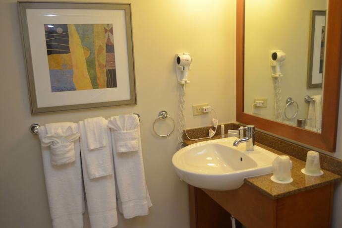 Imagen de la habitación del Hotel Courtyard by Marriott Aguadilla. Foto 5