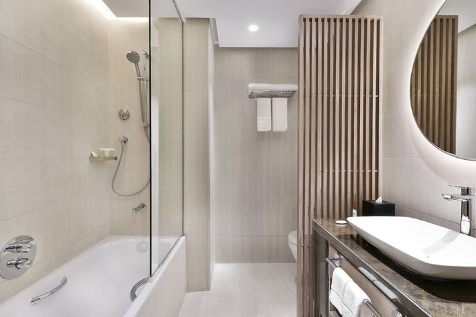 Imagen de la habitación del Hotel Courtyard by Marriott Al Barsha, Dubai. Foto 11