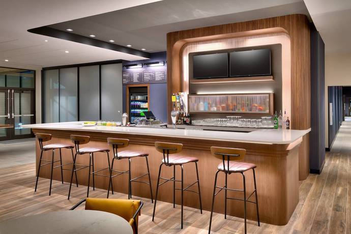 Imagen del bar/restaurante del Hotel Courtyard by Marriott Ames. Foto 4