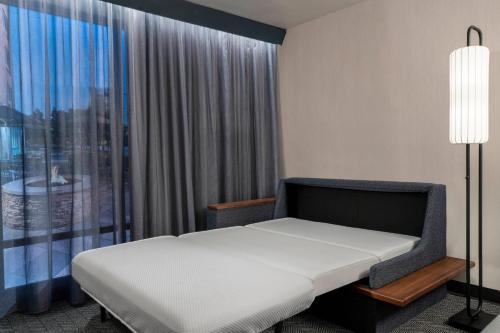 Imagen de la habitación del Hotel Courtyard by Marriott Antioch Pittsburg. Foto 10