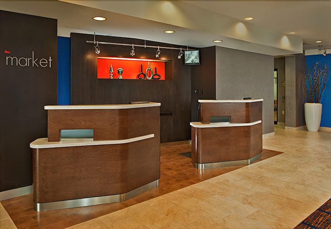 Imagen de los interiores del Hotel Courtyard by Marriott Asheville Airport. Foto 17