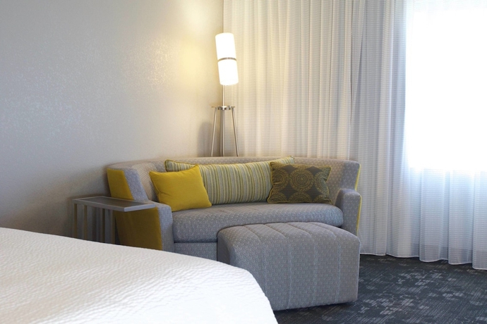 Imagen de la habitación del Hotel Courtyard by Marriott Asheville Airport. Foto 15