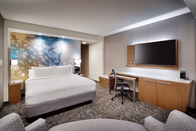 Imagen de la habitación del Hotel Courtyard by Marriott Atlanta Duluth Downtown. Foto 10