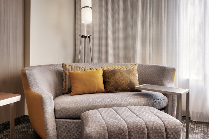 Imagen de la habitación del Hotel Courtyard by Marriott Atlanta Duluth Downtown. Foto 16