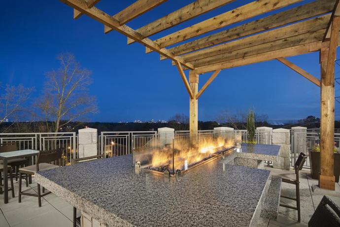 Imagen del bar/restaurante del Hotel Courtyard by Marriott Atlanta Vinings/Galleria. Foto 5