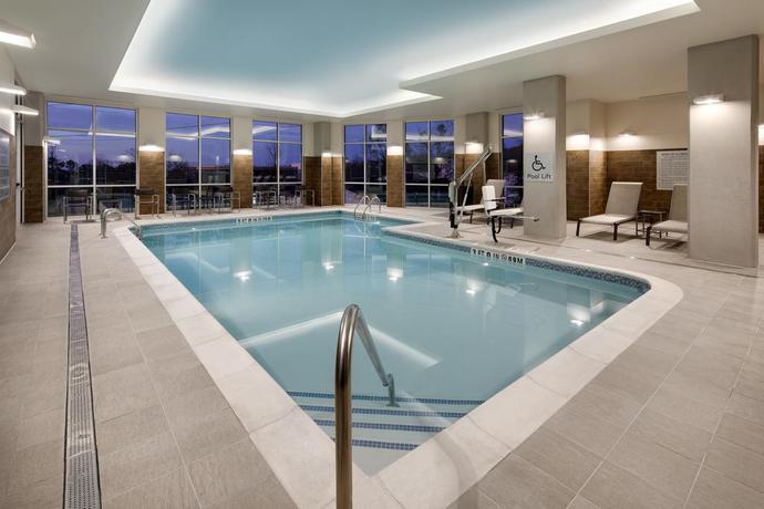 Imagen de la piscina del Hotel Courtyard by Marriott Atlanta Vinings/Galleria. Foto 19