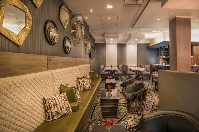 Imagen del bar/restaurante del Hotel Courtyard by Marriott Bethesda Chevy Chase. Foto 4