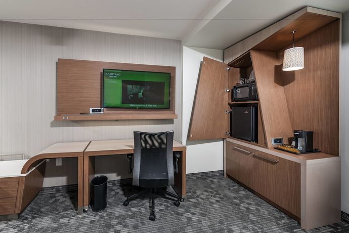 Imagen de la habitación del Hotel Courtyard by Marriott Boston Littleton. Foto 5