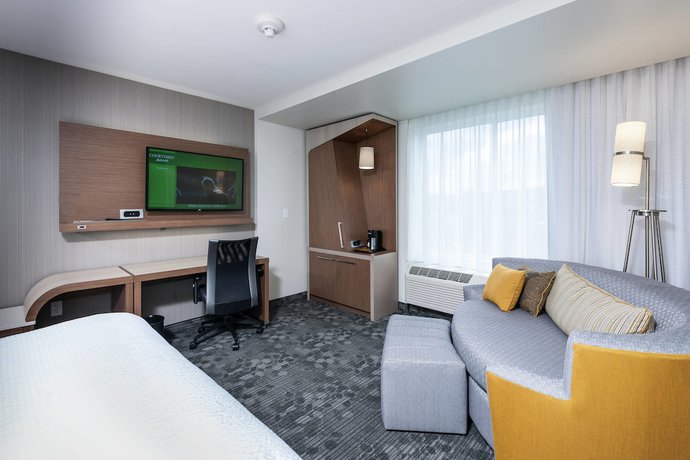 Imagen de la habitación del Hotel Courtyard by Marriott Boston Littleton. Foto 13
